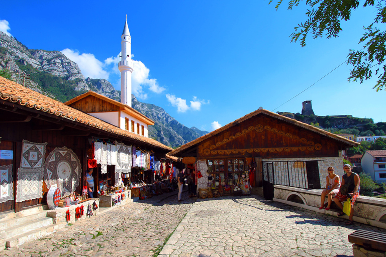 De Tirana: Viagem de 1 dia a Krujë com o Castelo de Krujë e o Antigo Bazar