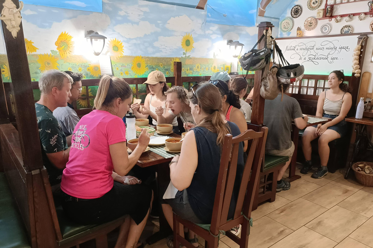 Budapest Wheels &amp; Meals bike tour with a Hungarian GoulashRegular bike