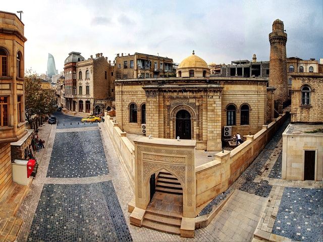 Baku: Old City Guided Walking Tour