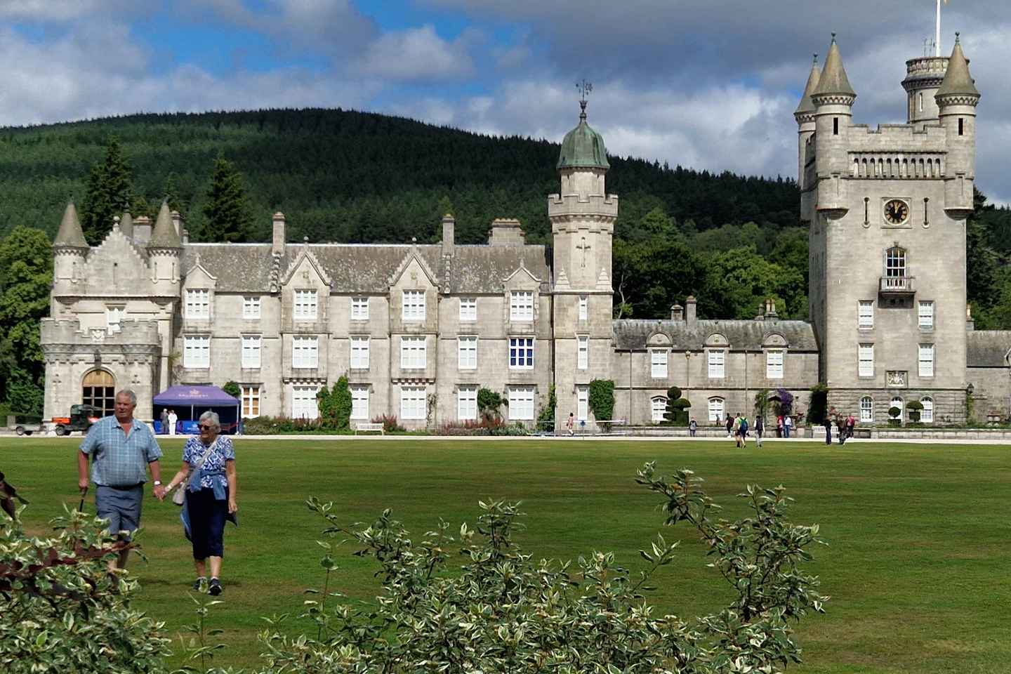 애버딘 출발: 발모럴 에스테이트와 로열 디사이드 투어