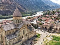 Mtskheta, Jvari, Bebris Tsikhe Tour de descubrimiento de medio día - Housity