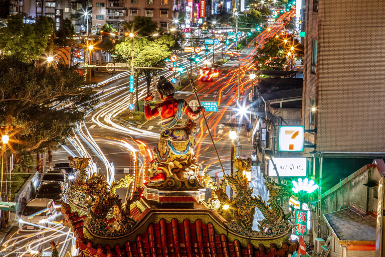 Taipei Nightfall: 4 hours Skyline View, Temple & Neon Market