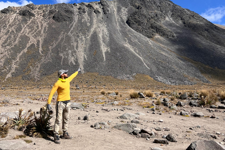 From Mexico city: Hike in Toluca's mountain (private tour) Toluca's Snowy Mountain: Private 8 kilometers Hike