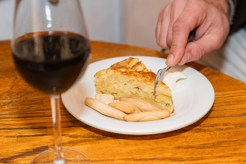 Málaga: Gourmet Tapas and Wine Tour