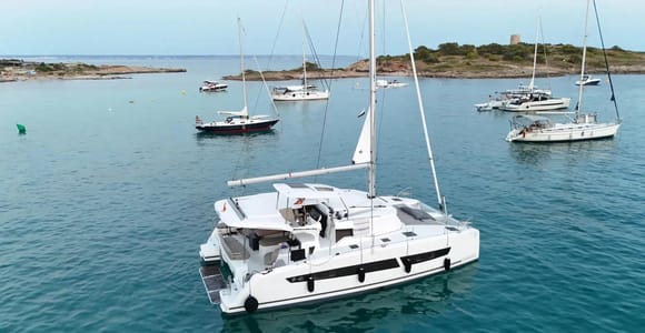Premium private catamaran cruise in Cambrils and Salou with tapas and drinks