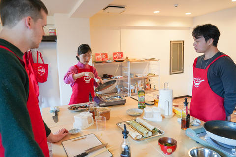 Tokio: Lekcja gotowania sushi z degustacją sake