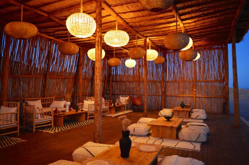 Marrakech : Dîner dans le désert d'Agafay, promenade à dos de chameau et spectacle musical - dromadaire