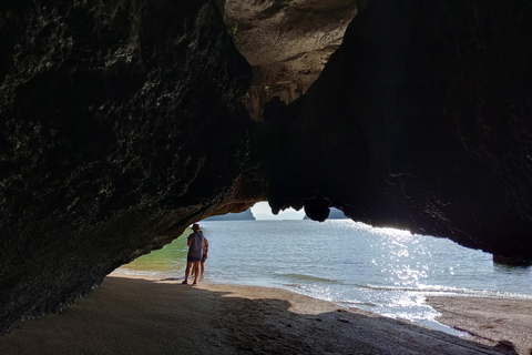 Khao Lak: Phang-Nga Bay Sunrise Trip by VIP Longtail boat