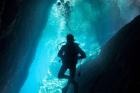 Zakynthos: Scuba Diving Experience with Underwater Photos Double dive discover scuba diving course