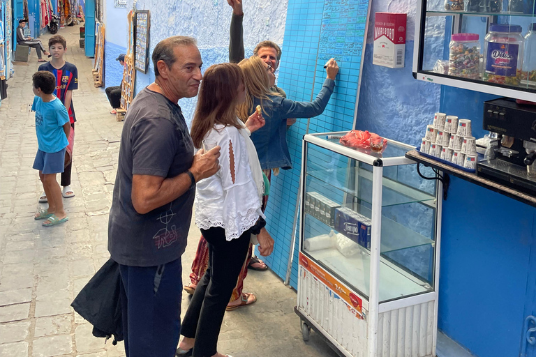 Au départ de Tanger : Excursion privée d&#039;une journée dans la ville bleue.Excursion privée d&#039;une journée dans la ville bleue