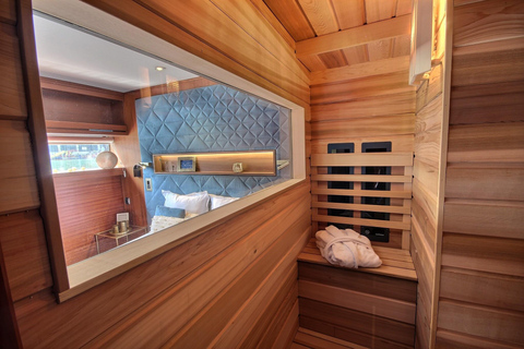 París: Estancia en el Hotel Seine Yacht y espectáculo de Cabaret Latino Paradis