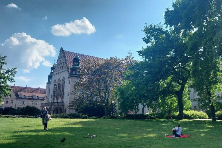 Poznań: Guided Bike/E-Bike Tour with Local Attractions