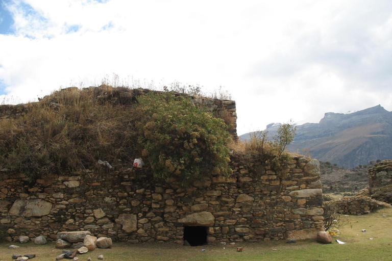 Huaraz: Honcopampa, Hot Springs, Culture & Adventure Tour