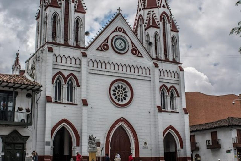 MEDELLIN : VISITE DE EL RETIRO+LA CEJA+SAN ANT PEREIRA+CARMEN VIBORAL+CHUTES D&#039;EAUMEDELLIN : VISITE DE RETIRO+LA CEJA+SAN ANT PEREIRA+CARMEN VIBORAL + CASCADES