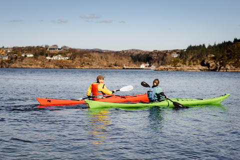 Bergen: Sea Kayaking Tour with Lunch and Transfer Bergen: Sea Kayaking Group Tour with Lunch and Transfer