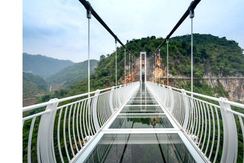 Crossing: 2-Day Moc Chau and Ta Xua Tour