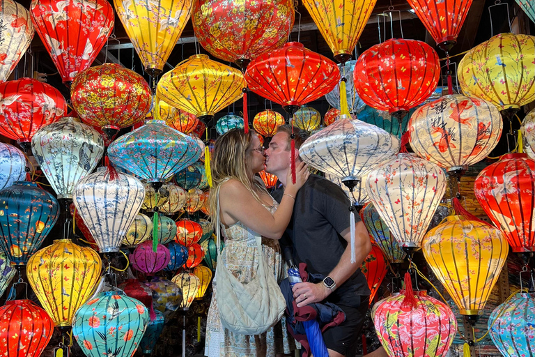 Descubre la ciudad antigua de Hoi An por la nocheDescubre Hoi An de noche