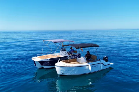 Marbella: Alquiler de barcos sin licencia