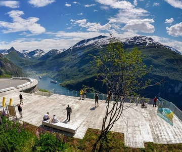 Från Hellesylt: Geiranger Highlights Tour med fotostopp