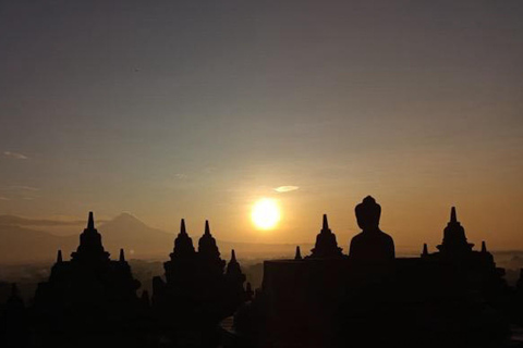 Borobudur Sunrise With Guide, Entry Ticket and Breakfast
