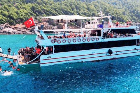 Alanya-Küstenkreuzfahrt: Sonne, Schwimmen und AusblickeTreffpunkt im Hafen von Alanya Am Boot