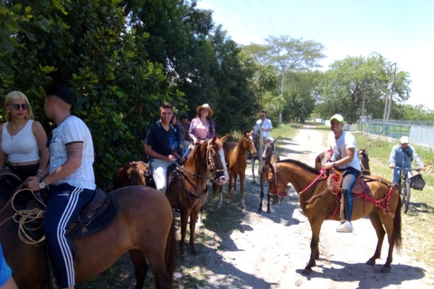 Copacabana Horseback Ride ALL INCLUSIVE - Medellín