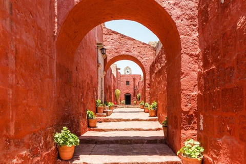 Arequipa: Walking City Tour & Santa Catalina