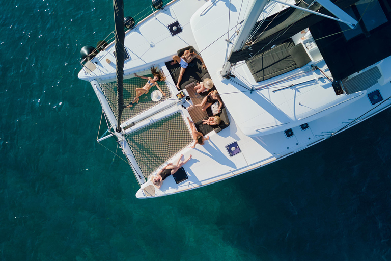 Rethymno: Private Sunset Cruise with Wine and Snacks