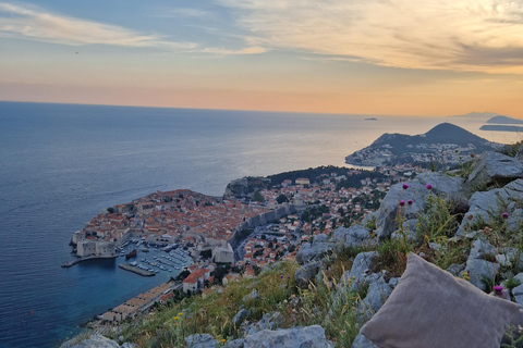 Dubrovnik, Spanien Vinprovning vid solnedgången på Panorama Point