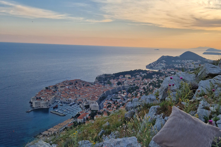 Dubrovnik, Spanien Vinprovning vid solnedgången på Panorama Point