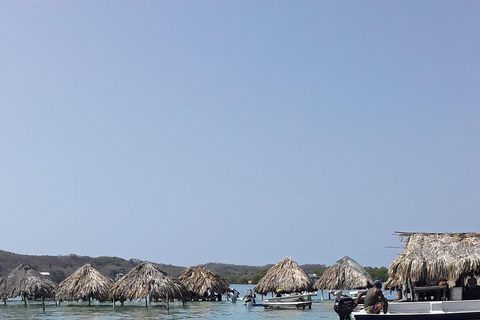 Cartagena:Geniet van een 5 Rosario Eilanden bustour + rondvaart + snorkelen