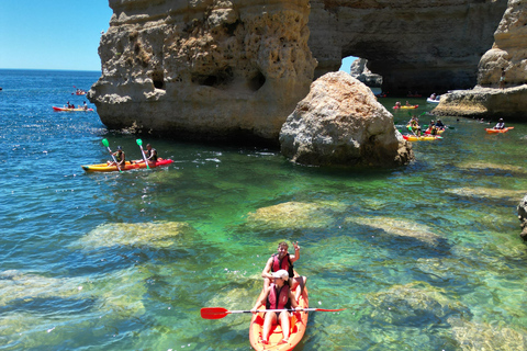 Visite guidée des grottes de Benagil et des plages sauvages avec un guide localLagoa : Visite guidée de la grotte de Benagil en kayak avec un guide local