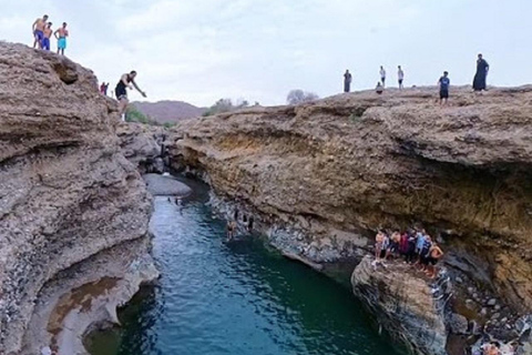 From Muscat: Hidden Canyon Hike & Sulfur-Rich Natural Pools Muscat: Hidden Canyon & Sulfur-Rich Natural Pools