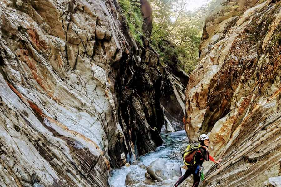 Monts d'Ardèche: Canyoning-Abenteuer an der Haute Borne. Foto: GetYourGuide