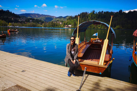 Da Zagabria: gita di 1 giorno al lago di Bled, al lago di Bohinj e a Ribčev LazFrom Zagreb: Lake Bled, Lake Bohinj, &amp; Ribčev Laz Day Trip