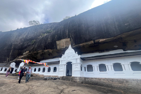 Ella: 3-Day Heritage Tour to Kandy, Nuwara Eliya & Sigiriya