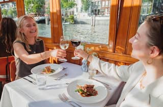 Amsterdam: Hochwertige 3-Gänge-Dinner-Grachtenrundfahrt