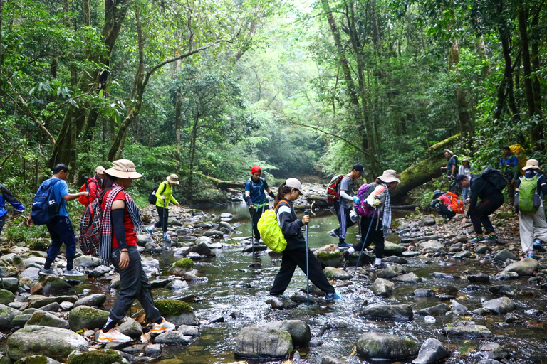 Ho Chi Minh City: Bidoup e Ta Giang Tour di trekking di 2 giorniHo Chi Minh City: tour di 2 giorni con trekking a Bidoup e Ta Giang