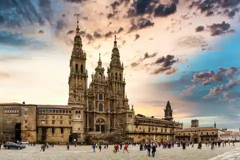 Porto: Santiago de Compostela & Viana do Castelo Tour