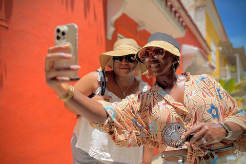 Tour a piedi al tramonto di Cartagena: Storia, mura e Getsemaní