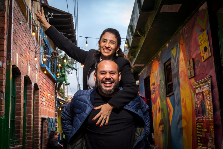 Candelaria Bogotá: Photo Shoot and Private Hike for Couples
