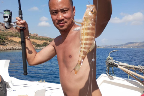 Chania: Angelausflug mit Frühstück und SchwimmenChania: Fischerbootfahrt mit Frühstück und Bademöglichkeit