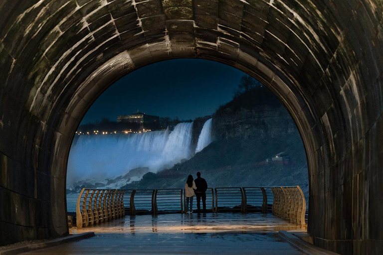 Niagara Falls: Niagara Parks Power Station & Tunnel at Night