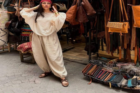 Delhi: Guided Shopping Tour Experience With Expert Female
