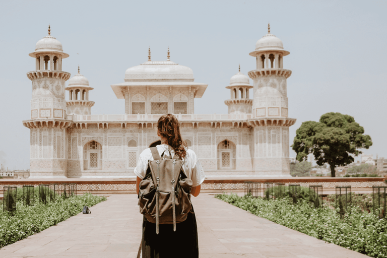 De Deli: Explore a rica herança de Deli e JaipurExplora a rica herança cultural de Deli e Jaipur com um hotel de 4 estrelas.