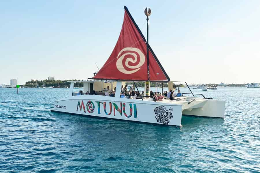 Palm Beach: Segeltour bei Sonnenuntergang auf dem Motunui-Katamaran. Foto: GetYourGuide Palm Beach: Segeltour bei Sonnenuntergang auf dem Motunui-Katamaran. Foto: GetYourGuide