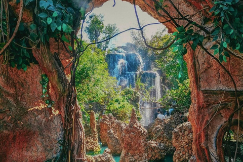 Chiang Mai: excursión de un día a la cascada Sticky y al parque Angel Waterfall.Chiang Mai: Excursión de un día a la cascada Sticky y al parque Angel Waterfall