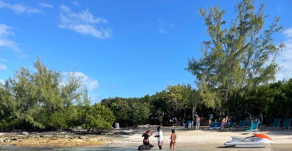 The Clear Boat Experience Bahamas drinks and snacks included