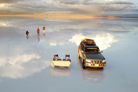 Depuis Uyuni : Lumière des étoiles, soleil levant, effet miroir