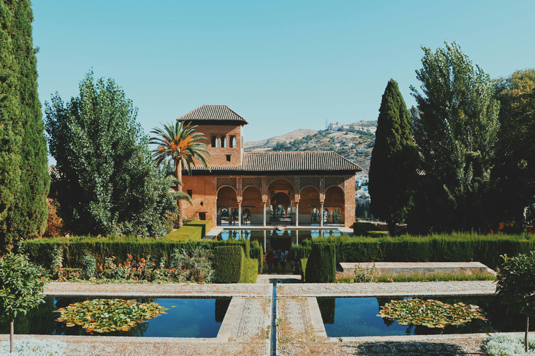 Granada: Alhambra Gardens, Generalife & Alcazaba Small Group